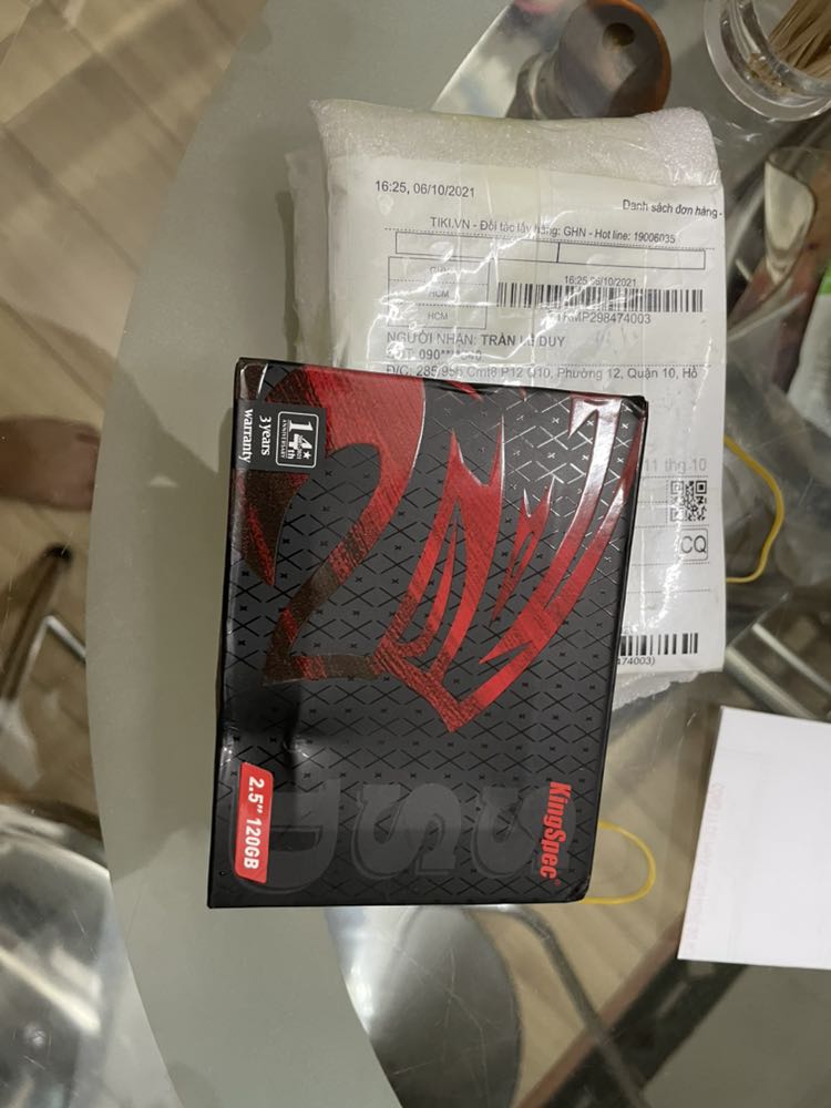 Trong dịch nên nhận hàng hơi lâu nhưng vẫn đúng cam kết. Shipper nhiệt tình vui vẻ, mặc dù dặn đầu hẻm cho shipper dễ tìm nhưng anh shipper tới trước cửa nhà luôn, 5 sao anh shipper.

Shop đóng hàng cẩn thận, gói mút giảm va đập nên nhìn hộp bên ngoài vẫn còn rất chắc chắn. Giữ nguyên tem của shop. Hàng mới 100% chưa sử dụng nên an tâm về chất lương. Rất hài lòng.