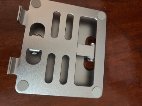 Chất liệu như mô tả, sử dụng rất hài lòng, giá đỡ chắc chặn ko bị trượt lật khi sd