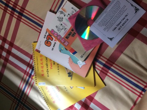 100/10, quá êm quá xịn, hông bt nói s nữa mà nhìn chất lượng lắm, giao hàng nhanh có 2 ngày tới r, mở hàng ra thấy đẹp lắm có hứng học, giá còn rẻ so với hàng nữa, còn được tặng kèm quà, nch là nên mua ko uổng miếng nào.