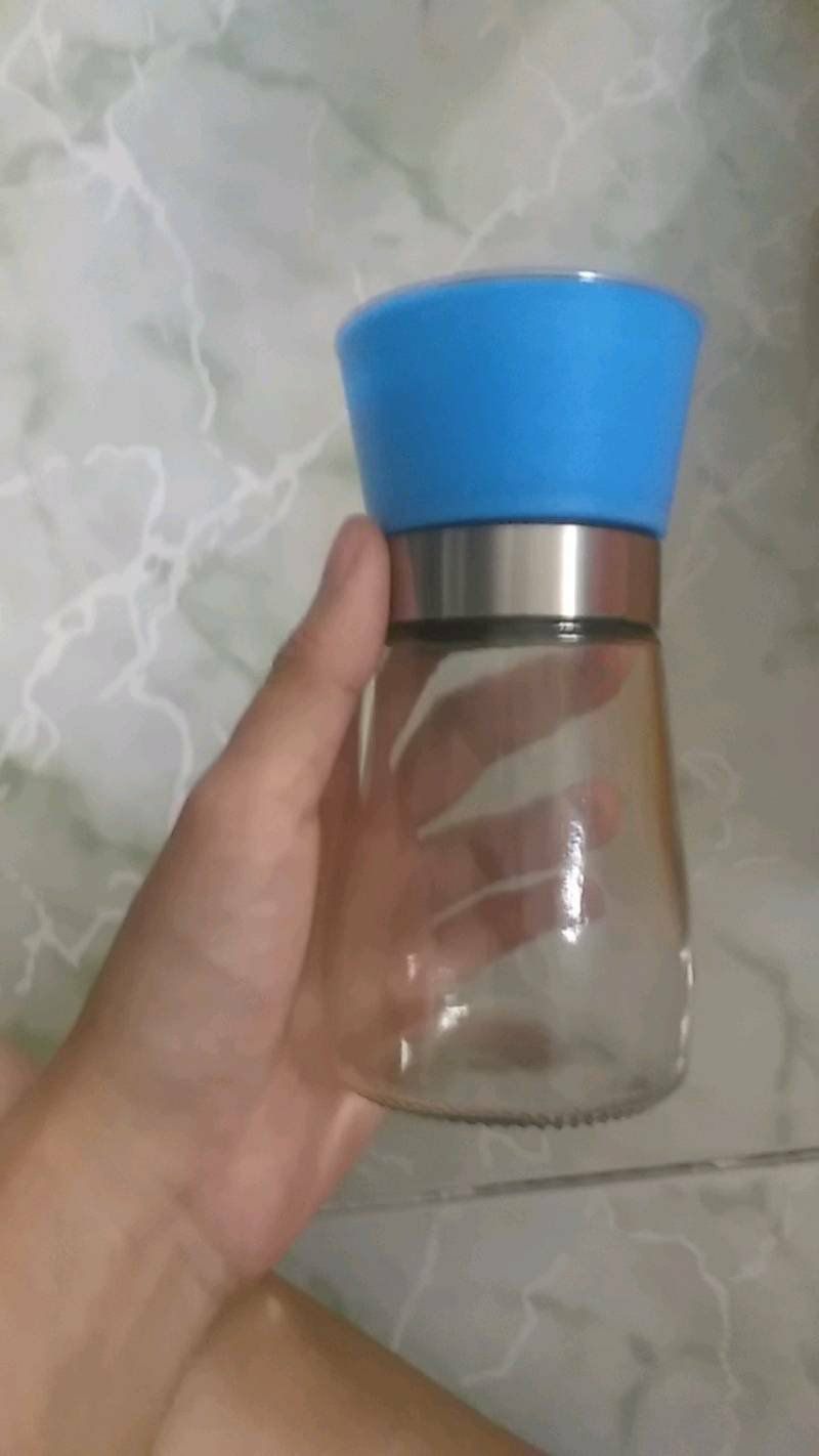 Giao hàng nhanh, shop đóng gói kỹ còn nguyên vẹn không bị bể, mỗi tội chưa biết cách dùng 😅