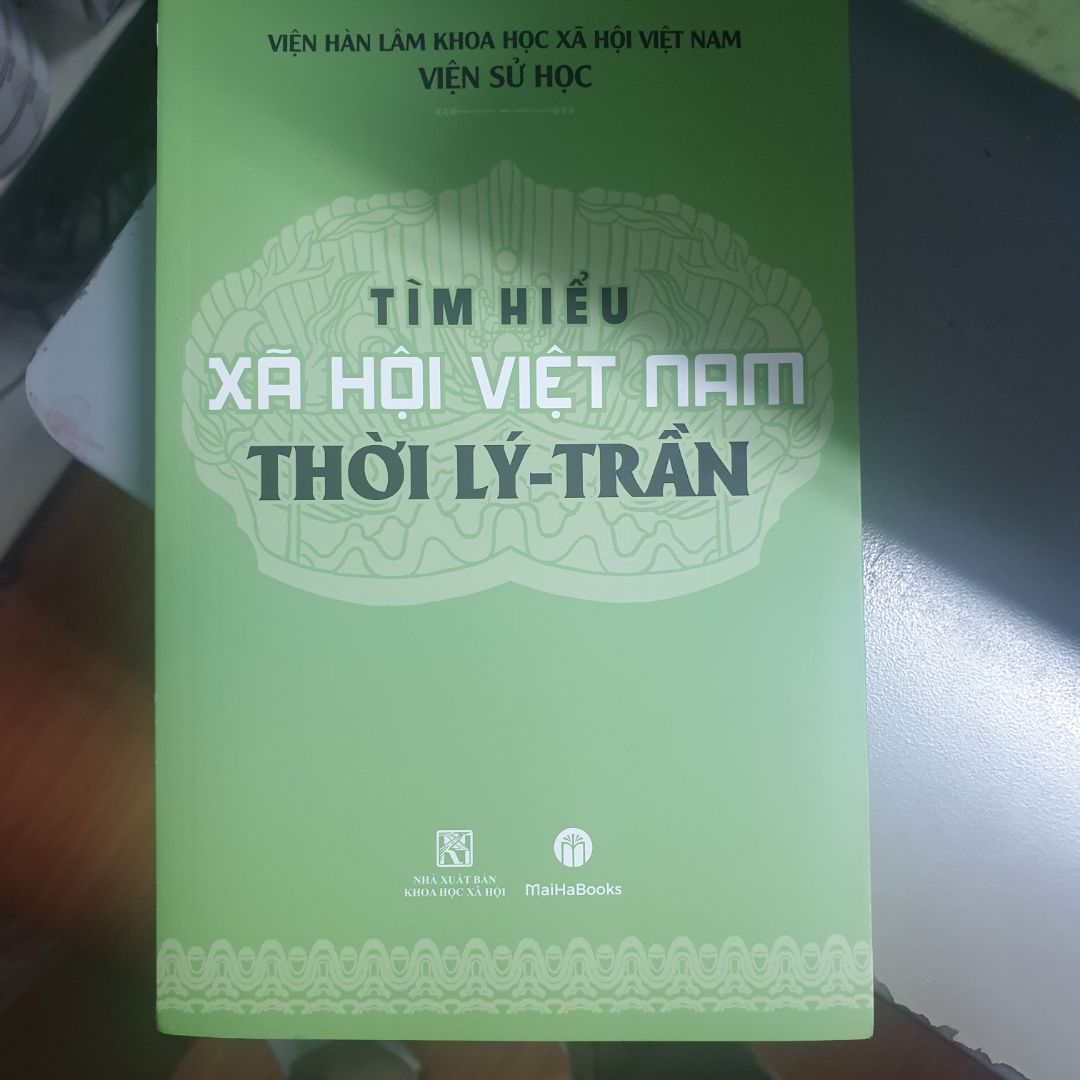 Sách mới đẹp, được bao gói cận thận. Khi nhận không bị móp gáy cũng như hỏng hóc. Giấy đẹp, in ấn ổn áp.
Nội dung hay, có điều giá hơi chát. Nên có trên kệ sách.