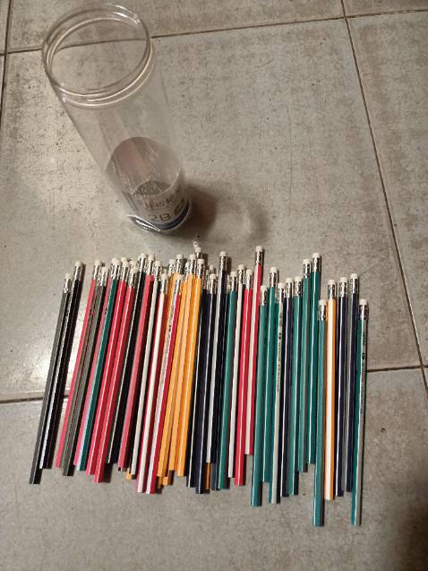 Sản phẩm rất OK, viết đẹp, dễ chuốt nhưng ko thấy tặng kèm đồ chuốt, săn được giá tốt, đóng gói đẹp, giao hàng đúng hẹn,sẽ tiếp tục ủng hộ shop. Thanks shop.