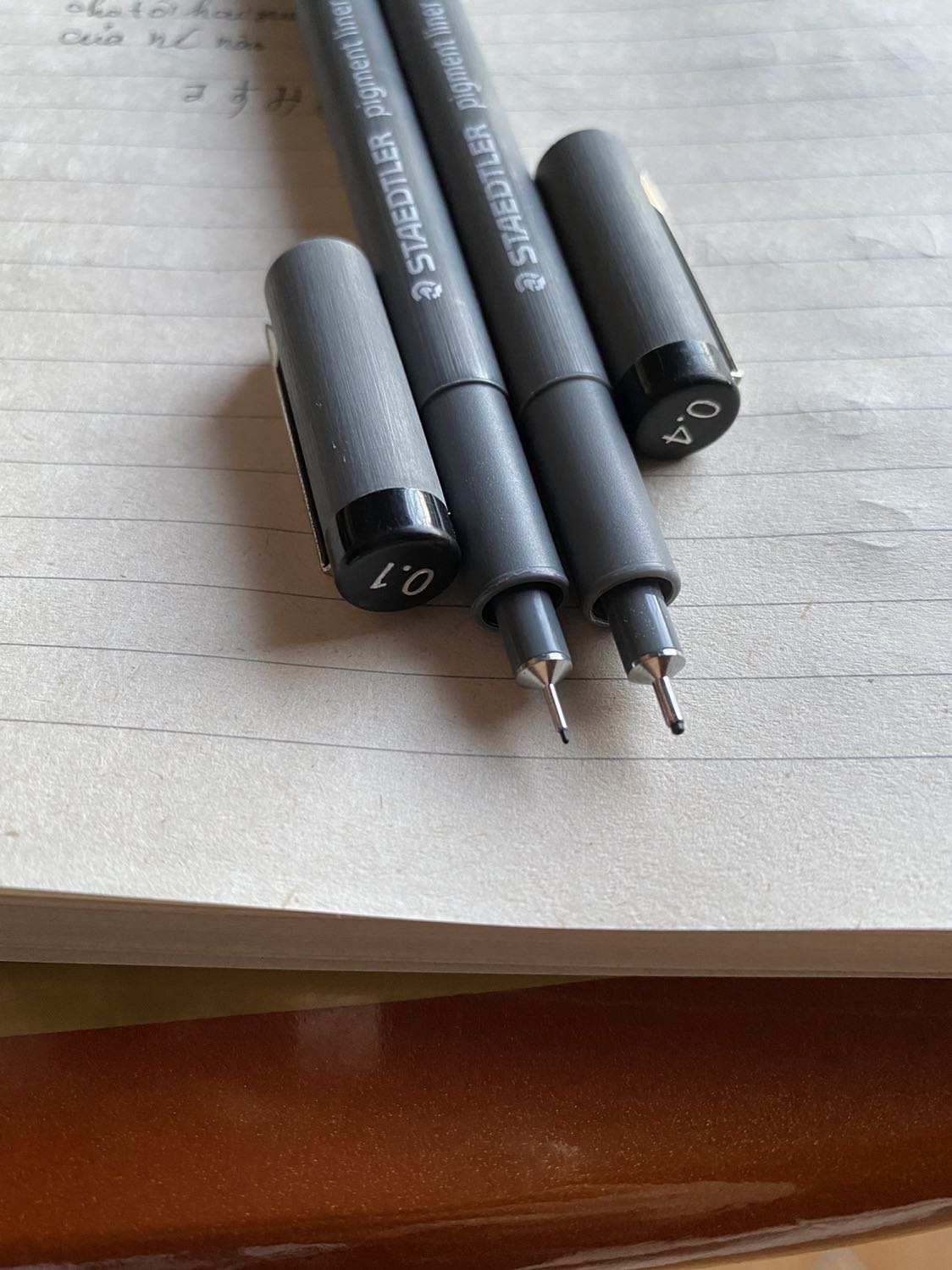 Bút đặt 0.4 ship về 0.1