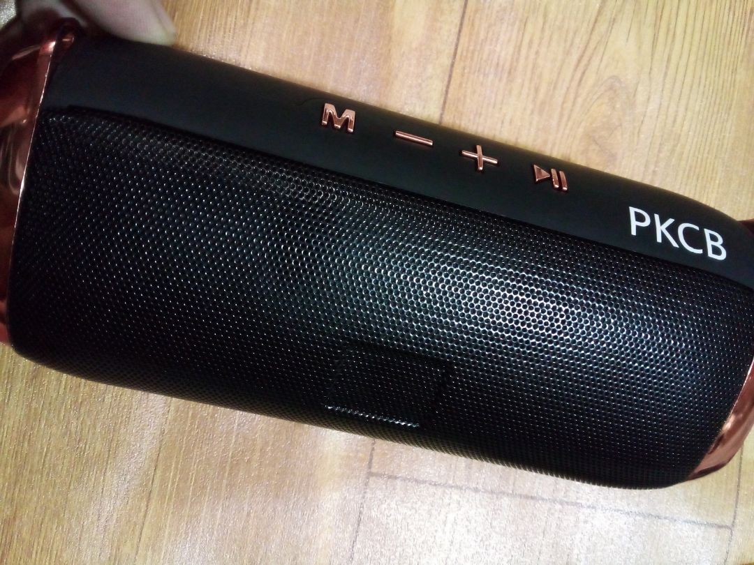 loa hay cực kì . âm thanh to rõ không bị re nghe rất êm tai . kết nối bluetooth đồ rất ok luôn không có vấn đề gì hết .