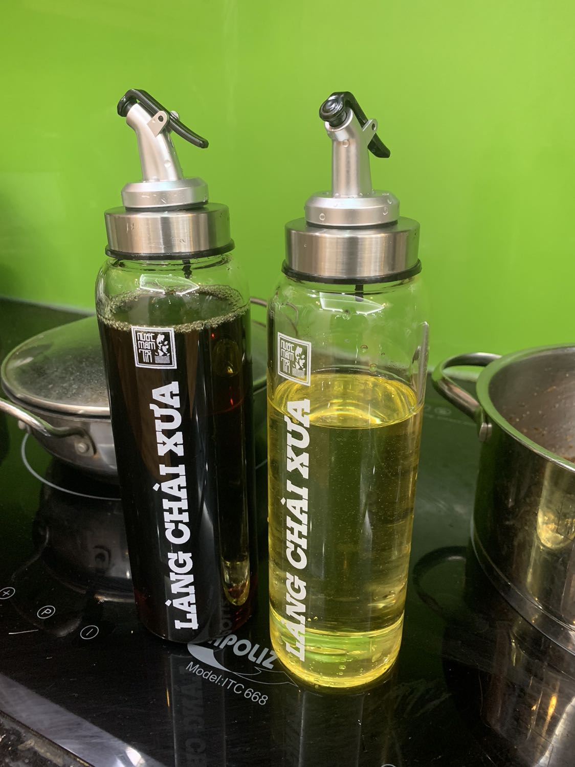 Nắp chắc chắn rót k bin rớt ra ngoài