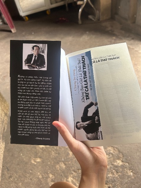 Bọc sách rất cẩn thận , nhìn rất thân thiện . Sách đẹp , mới . Rất hài lòng