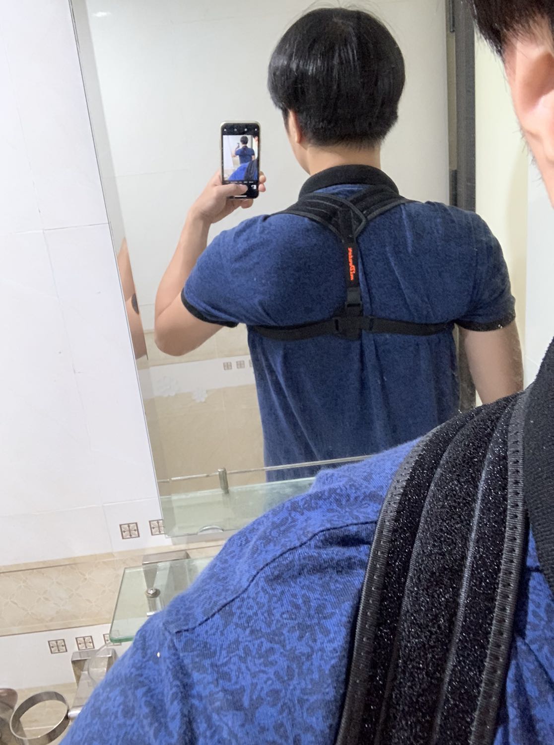 Hàng giao đúng như hình quảng cáo, chắc chắn, dùng đc có mỗi 2 ngày thấy có tác dụng tốt. Có mấy bài tập trong mô tả tập hay mà hiệu quả...
Có điều bất ngờ tốc đooj giao hàng của tiki đợt này, rất chậm