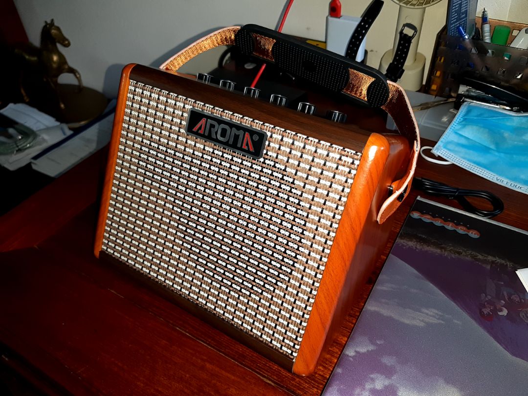 Loa nặng đầm tay, tiếng to, mua về cho em tập đàn rất ok. Hàng giao sớm khoảng hơn tuần. Shop phục vụ rất tốt.