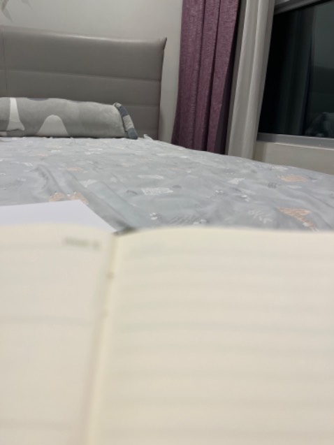 Bán cái bình cũ, giống như hàng tồn ko bán dc, chất nhựa tệ ghê, nhìn hình lung linh mà nhận hàng thì thấy vọng dễ sợ