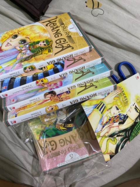 Nội dung thì khỏi bàn, tặng thêm post-card!!