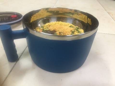 Ca khá lớn, tha hồ úp mì. Lại còn có cả van hơi xịn xò nữa nhé