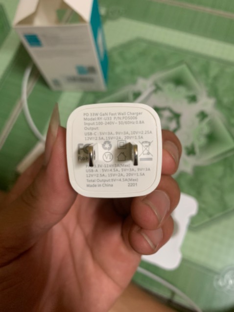 Thiết kế đẹp, cầm đầm tay thoải mái khi cầm nắm, sạc nhanh đúng mô tả, XSMAX sạc 1h rưỡi đầy từ 0%, sạc đồng thời 30’ có hiện tượng hơi ấm, xuất xứ tem mác rõ ràng, đóng gói chắc chắn.9,5 điểmmm nhá😁 Thiết kế đẹp, cầm đầm tay thoải mái khi cầm nắm, sạc nhanh đúng mô tả, XSMAX sạc 1h rưỡi đầy từ 0%, sạc đồng thời 30’ có hiện tượng hơi ấm, xuất xứ tem mác rõ ràng, đóng gói chắc chắn.9,5 điểmmm nhá😁