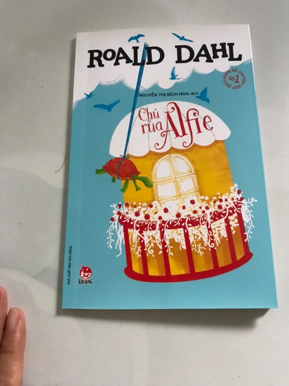 Nội dung sách tình cảm, sách in bìa dày. Thời gian giao hàng bình thường.