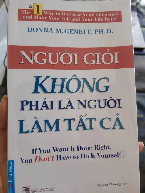 Sách khi nhận :  Không bị lỗi nhãn quan , giao hành nhanh , nhân viên thân thiện 

Nội dung sách :  Sách nói về cách một người sếp quản lý nhân sự làm các dự án trong công ty , đưa ra các hạn chế sai sót trong khâu nhân sự và cách để giải quyết , nhìn chung nội dung chưa thật sự đi sâu vào vấn đề chính , cá nhân mình đọc vẫn thấy nó chung chung , nhưng vẫn có thể áp dụng và cọ sát thực tế nếu bạn có ý định làm quản lý . 

Đánh giá chung :  Sách tương đối mỏng tầm hơn 100 trang , chữ to dễ đọc , kết thúc mỗi chương có phần tổng kết , giá thành sale từ 40 đến 60% là khá rẻ để các bạn đọc tìm hiểu thêm thông tin kiến thức .