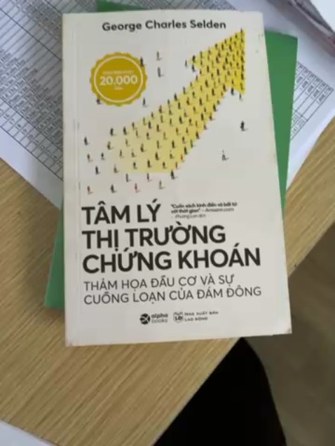 Một cuốn sách quá bẩn để giao cho khách hàng. Mình mua rất nhiều sách từ Tiki mà chưa lần nào không hài lòng như này.