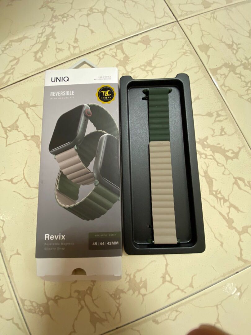 Sản phẩm rất đẹp, chuẩn chỉnh. Chất liệu dây cao cấp, logo rõ ràng nên mua dùng ạ
Shop trả lời nhiệt tình và tư vấn cẩn thận theo size và màu đồng hồ, hướng dẫn cụ thể cách mix màu khi dùng dây. Quá đẹp ạ
Cám ơn shop nhiều nhé. 
Hàng chính hãng. Tem rõ ràng.