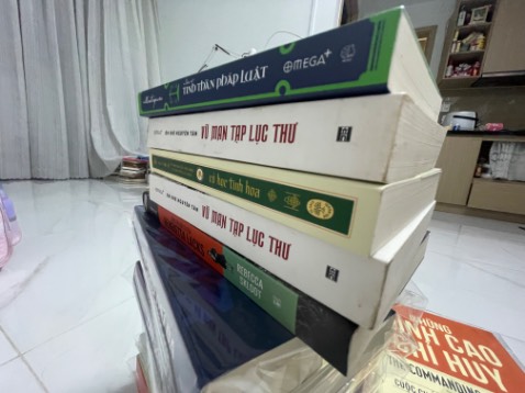 Nhà sách bao bọc rất tử tế và giao nhanh. Cảm ơn nhiều nha. Mình không nghĩ ngợi gì mà nhanh chóng 5 sao.