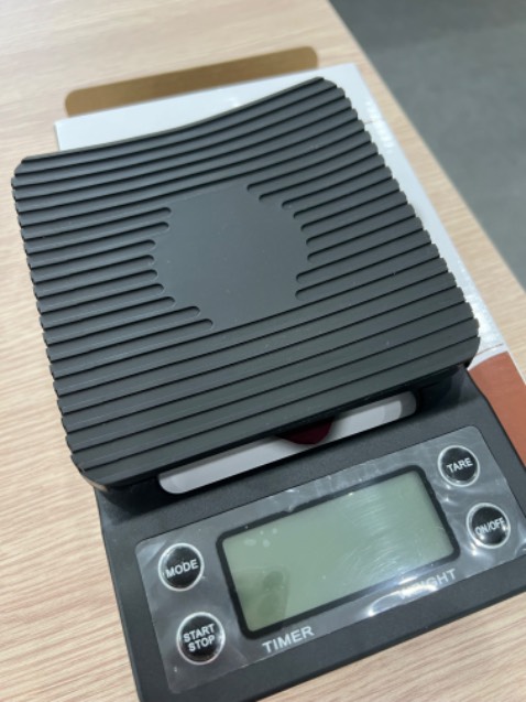 cân ko hoạt động. Mình chi pin vào ko lên. 
Và Mình đặt loại 5kg giao loại 3 kg. cân ko hoạt động. Mình chi pin vào ko lên. 
Và Mình đặt loại 5kg giao loại 3 kg.