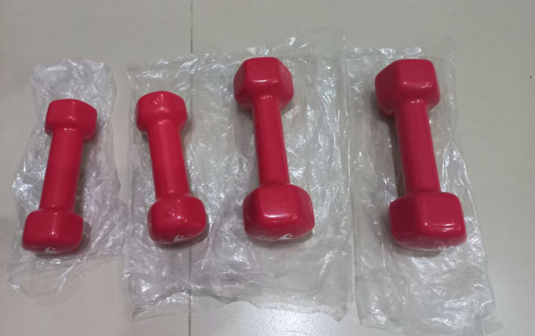 giao hàng sớm hơn dự kiến , giá tốt nên mình mua luôn 2 bộ ( bộ 2kg và bộ 4kg) mẫu mã ok , cầm vừa tay , chất lượng se đánh giá sau thời gian sử dụng