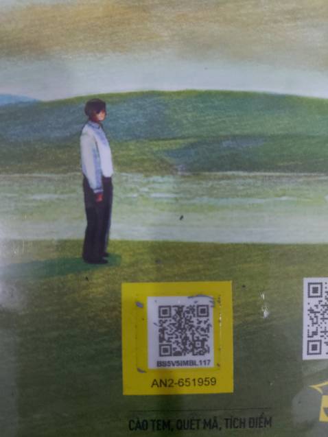 Phần tem cào tích điểm của sách bị cào sẵn đến lúc mình lấy sách ra bọc lại mới phát hiện