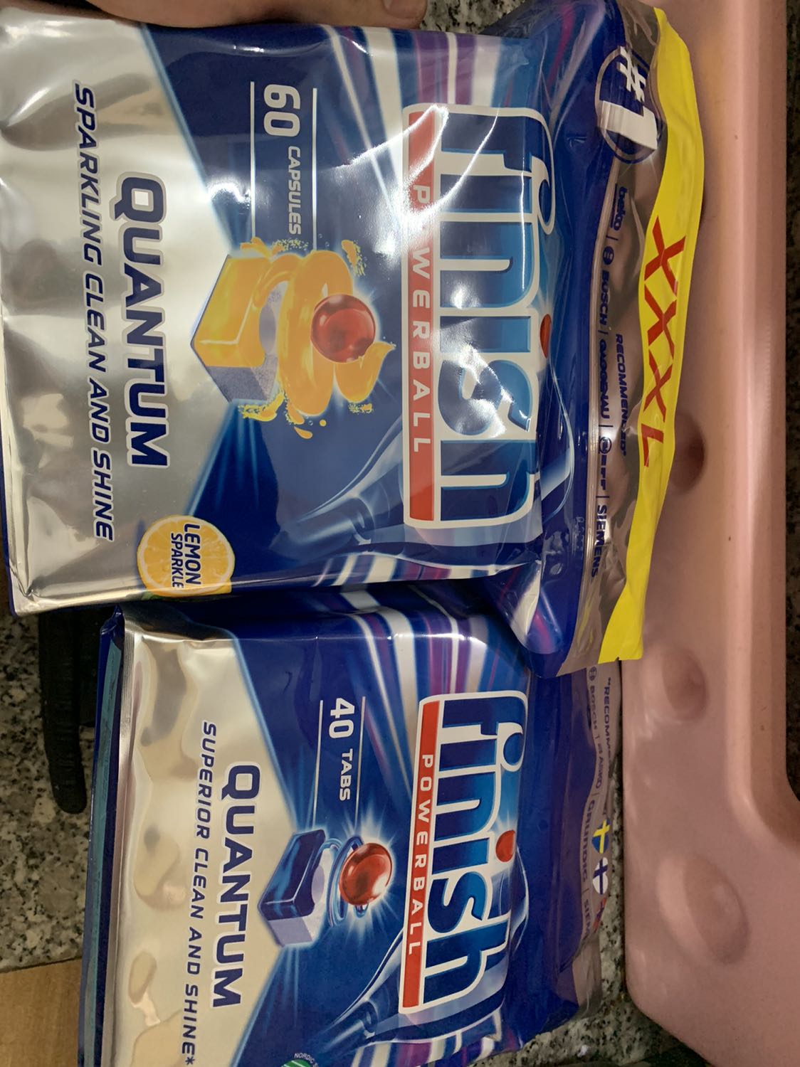 Giao sai sản phẩm, mua 1 gói quantum max 100v mà lại đi giao 2 gói 60v và 40v (loại quantum rẻ hơn loại quantum max như hình sản phẩm shop đăng)
Đề nghị đổi hàng cho tôi