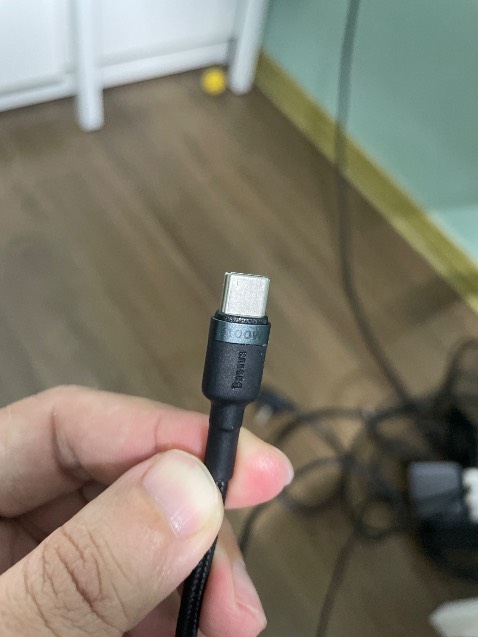 Sạc nhanh, đầu cắm chắc chắn, dây cứng cáp