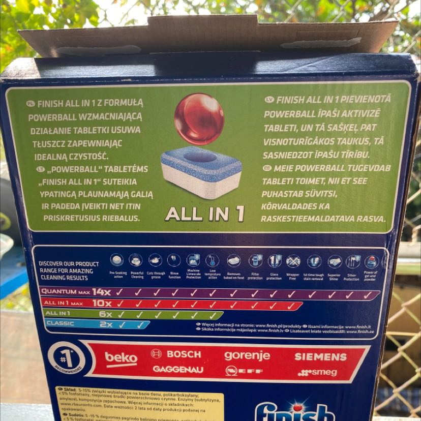 Nhà bán hàng xử lý đơn hàng nhanh nhưng đội ngũ phát hàng Tiki liên kết làm việc quá chậm chạp, đặt hàng từ 09/09/21 đến 03/11/21 mới phát hàng. Từ 01/10/21 đã hết phong toả cứng ***, *** đã xử lý đơn hàng tồn mùa dịch rất nhanh nhưng Tiki làm việc quá ẹ. Nếu tui lệ thuộc vào Tiki không mua đơn hàng khác từ *** để dự phòng thì không biết phải lấy gì để xài. 
Đánh giá riêng chất lượng sản phẩm của nhà bán hàng thì tốt.