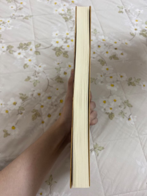 Shop giao nhanh, sách đóng gói kĩ, ko bị rách, sách thơm, bản dịch hay