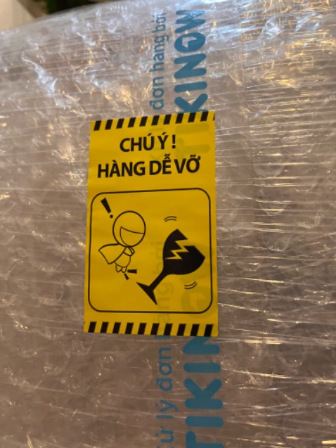 Tiki giao nồi cơm điện rất nhanh! Nồi đóng gói rất chắc, đảm bảo chất lượng nhận và cơm nấu rất ngon!