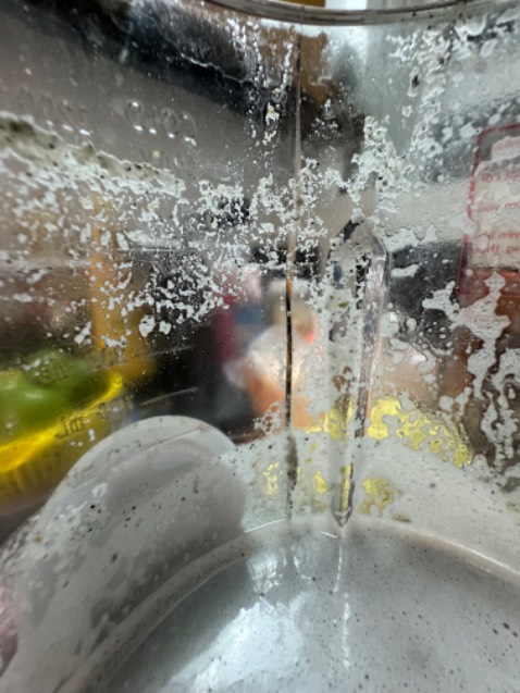 Tuy có 1 chút vướng mắc nhưng Tiki đã liên hệ nhà sản xuất để xác định chính xác nguyên nhân lỗi và thu hồi sản phẩm. Chăm sóc khách hàng của Tiki rất tốt. Theo tôi, nếu cần mua sản phẩm có giá trị, Tiki vẫn là nơi mua hàng đáng tin cậy nhất trong các sản thương mại điện hiện nay tại Việt Nam.