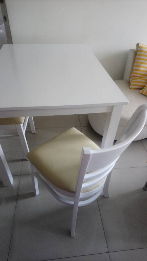 hàng đẹp như hình, giao hàng đúng hẹn, anh shipper nhiệt tình mang lên tận căn hộ và ráp bàn cho mình nữa. Mình cho 5 sao nha