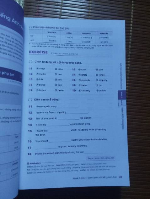 Giao hàng nhanh , sách đẹp , nội đứng bên trong thì mk mới chỉ xem qua nên chưa đánh giá cụ thể đc