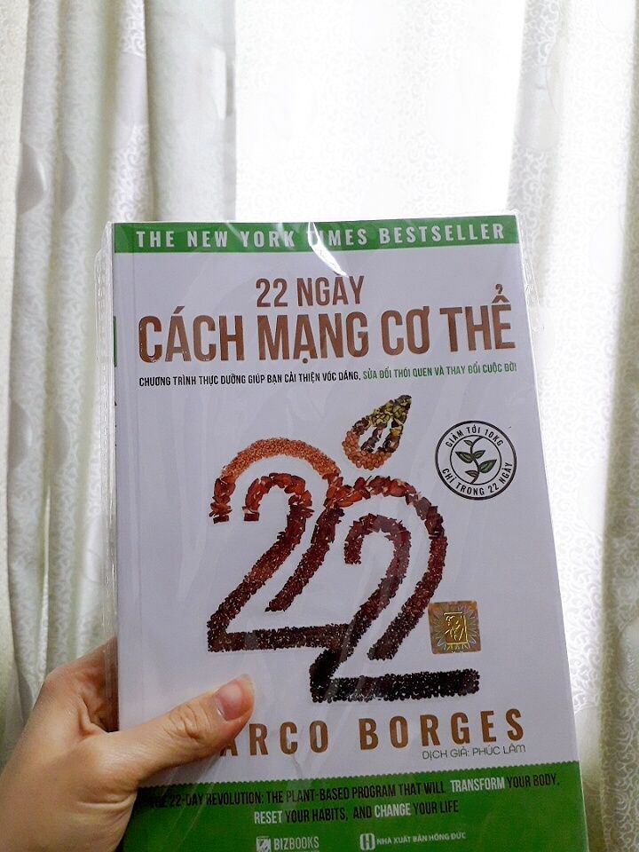 Hài lòng từ khâu đóng gói đến vận chuyển luôn ạ. Sách được bọc trong nilon cho không bị quăn và được bọc trong thùng nên dù ship đi trời mưa nên k bị ướt. Vận chuyển thì sớm hơn mong đợi hẳn 1 ngày ạ❤❤❤