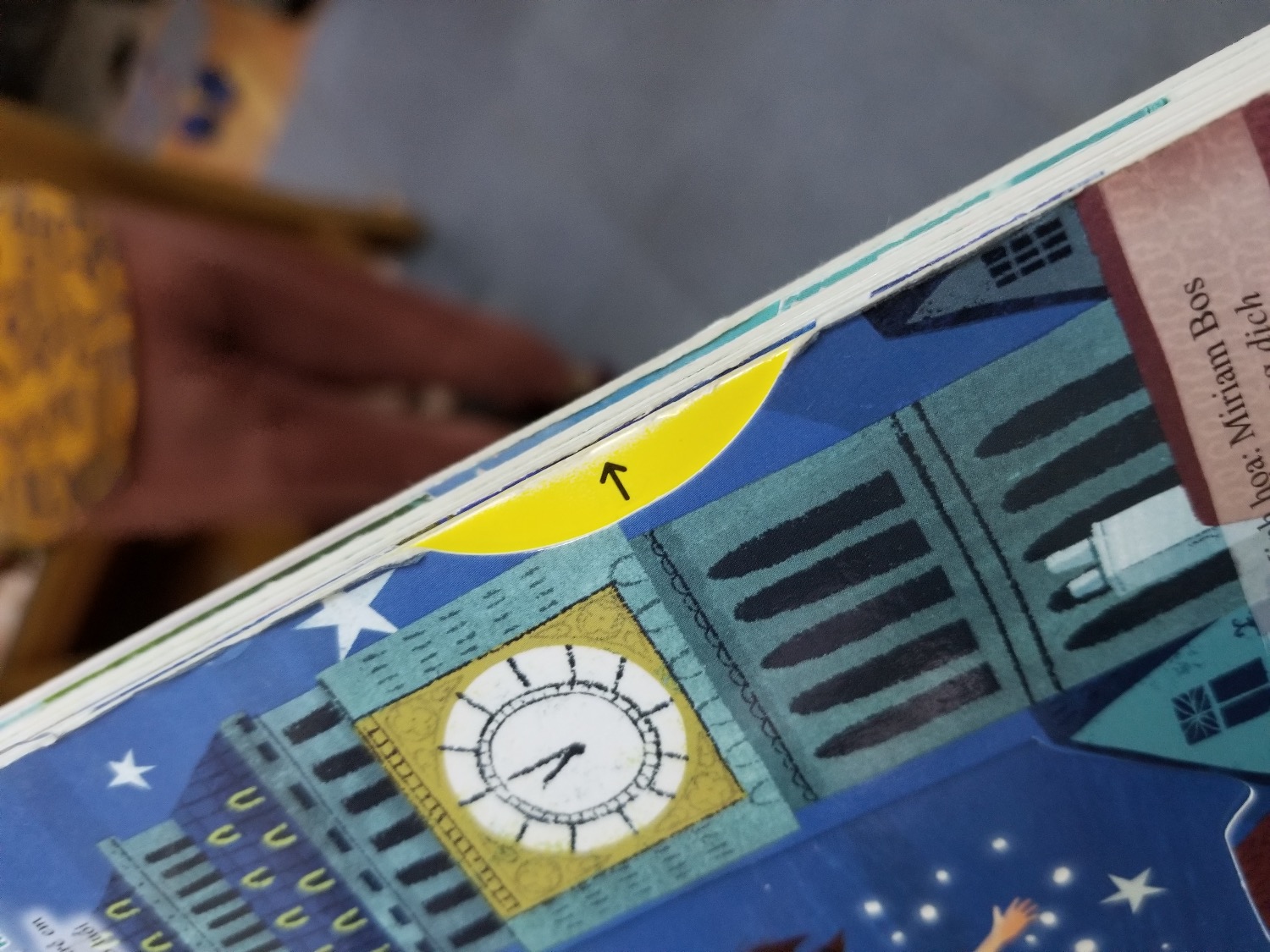 Sách cũ, bẩn, bên trong lại còn rách nữa. Mua về để đem tặng mà nhận hàng như kiểu sách dùng rồi. Rất thất vọng!