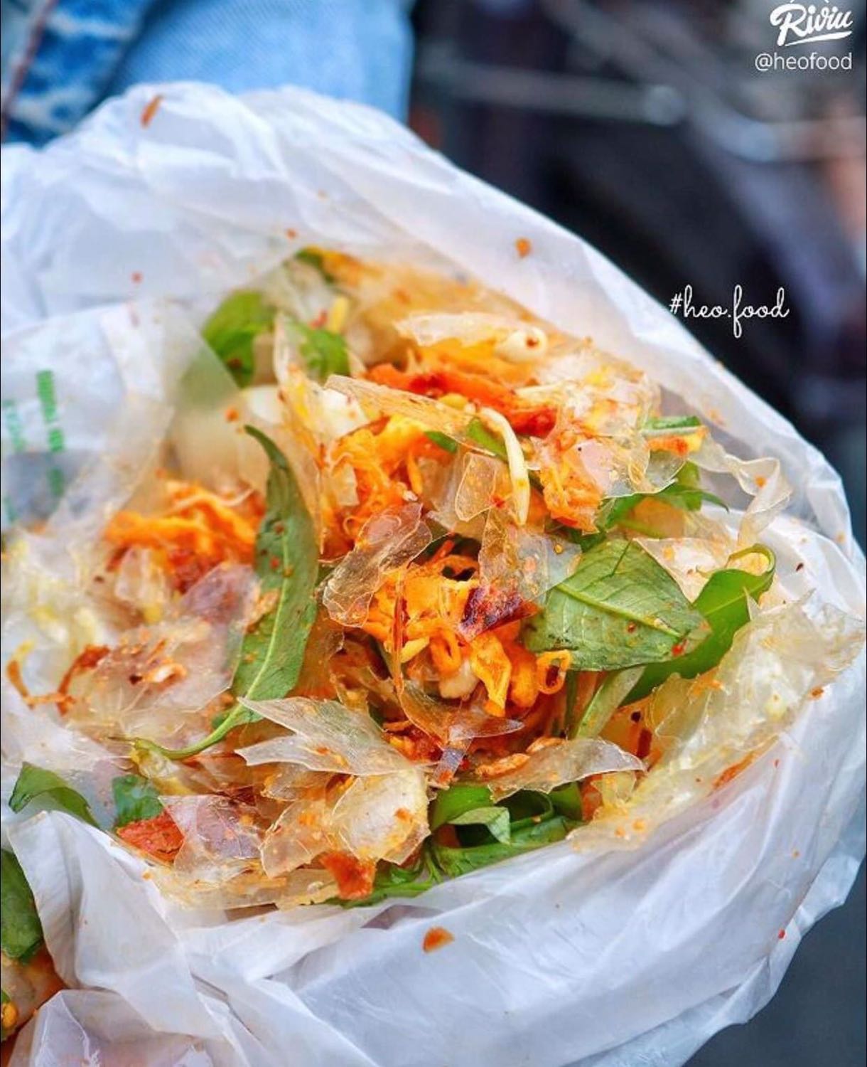 Có thể ăn như mứt chung với bánh mì. Pha nước uống cũng ngon. Mình đọc thành phần thì cũng có thêm đường. Nhưng mà phải vậy thôi vì tiền nào của đó chứ honey ko đâu có giá vầy. Mình ko chê gì hết. Mình chỉ nói cho các bạn biết để đừng kỳ vọng nhiều hơn. Ko dở.