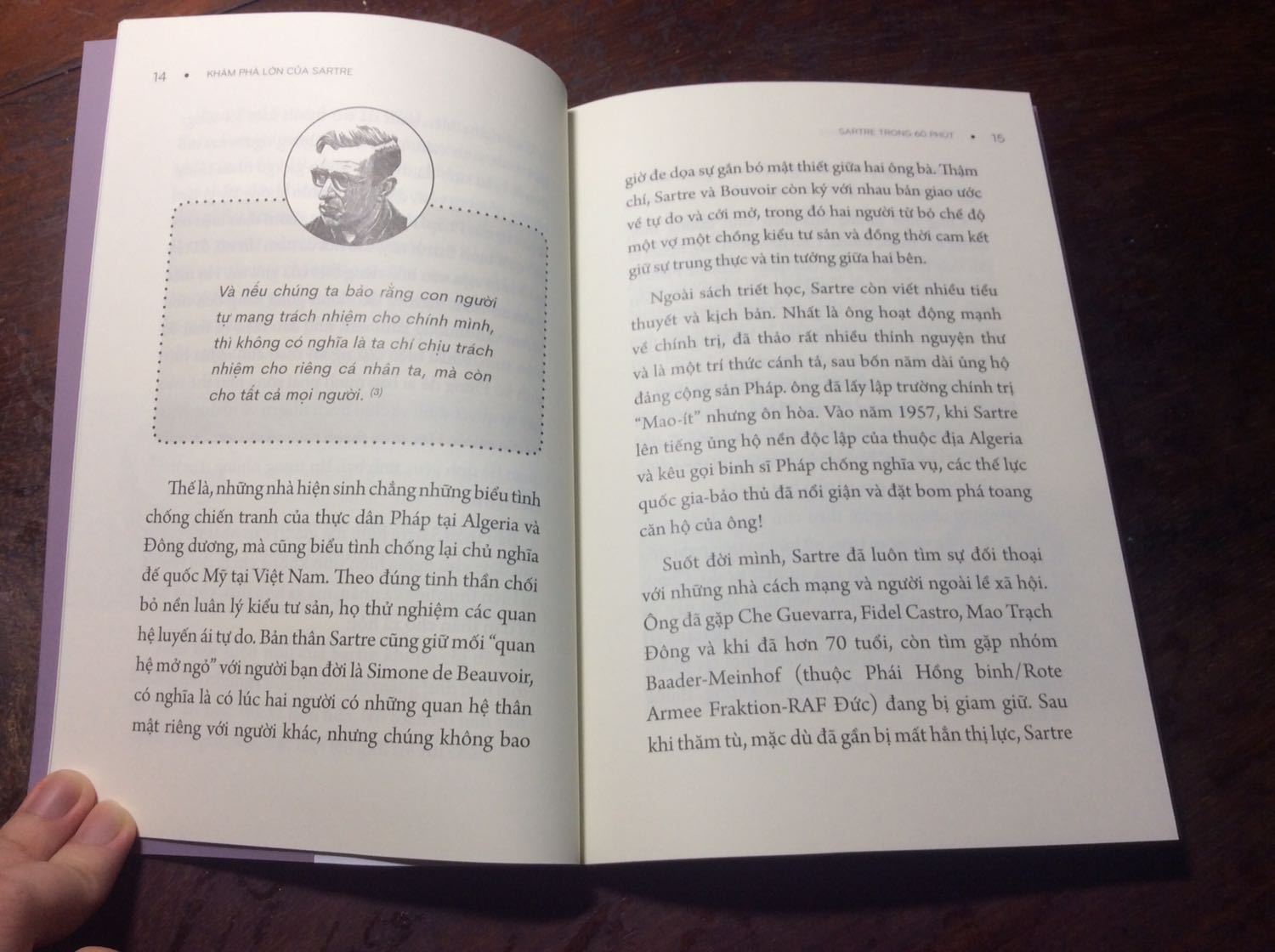 Đừng đánh giá cuốn sách qua ... số trang của nó ! Khi mình mua về cuốn sách chỉ vỏn vẹn hơn 100 trang thì mình có hơi bất bình với cái giá của nó nhưng không các bạn ạ, mình sai quá sai. Chính vì sự nhỏ gọn đó mới làm nên cái hay của quyển sách -ngắn gọn, súc tích, đầy đủ (trong 60 phút cơ mà). Không chỉ về nội dung, bố cục mà còn về phần giấy in, hình ảnh trong sách đã được làm rất tốt. Cảm ơn Văn Lang vù đã đem về Viẹt Nam những bộ sách quý như thế này. Bởi lẽ triết học là một bộ môn đáng được tìm hiểu, học hỏi.