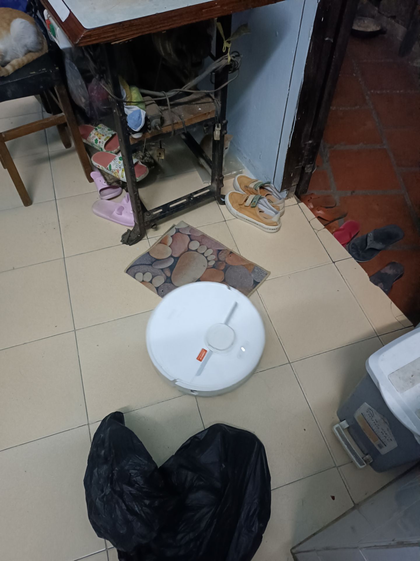 túi rất xịn và nhiều ngăn, đựng đc nhiều đồ :)