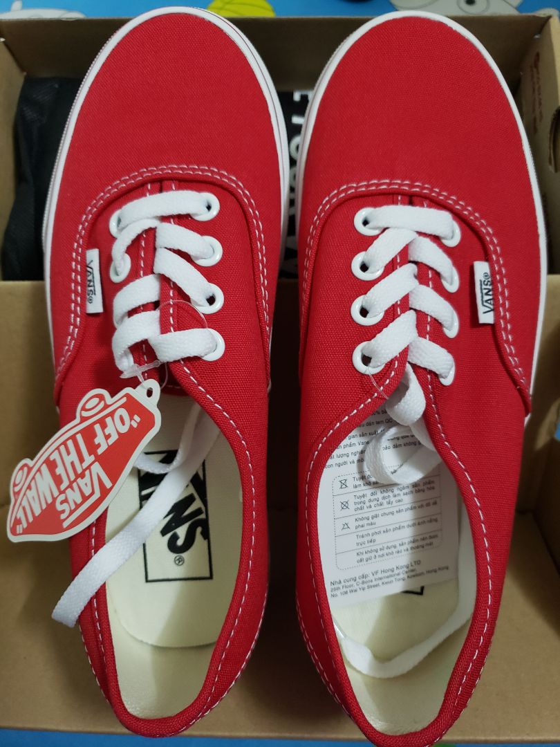 Buzz đóng gói rất cẩn thận, có túi Vans lẫn túi vải Buzz, giao hàng trước dự kiến, sản phẩm chất lượng.