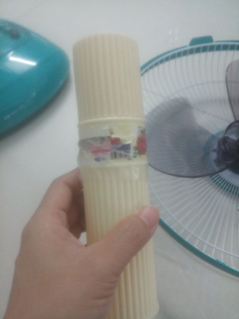 quạt bị gãy cánh, nước xịt phòng bị chảy ra ngoài. shop ship quá lâu. vui lòng gửi cánh quạt lại Gấp giúp nhé