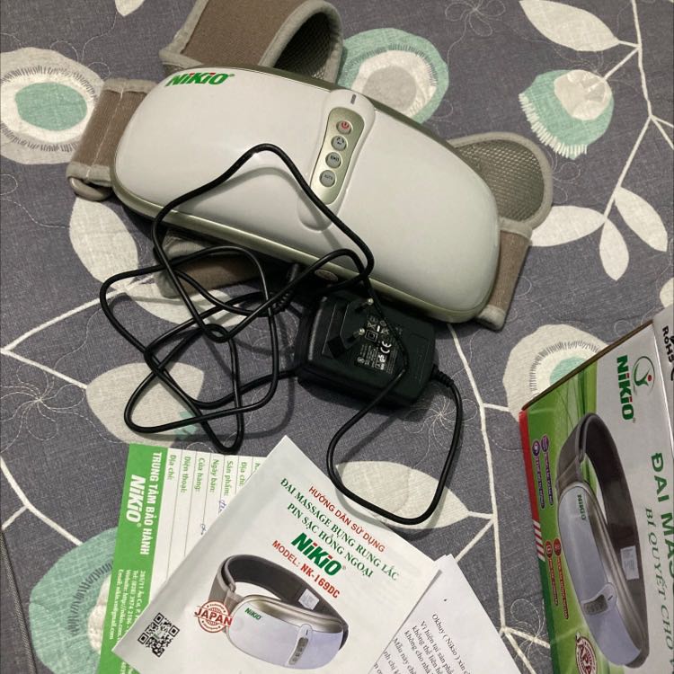 Mình mới nhận được máy, hàng giao nhanh , đóng gói cẩn thận, mới dùng nên chưa biết có bền ko, nhưng mấy chạy rất êm, có hướng dẫn bằng tiếng việt và kèm phiếu bảo hành 1 năm của hãng
Cảm giác ban đầu khá oki