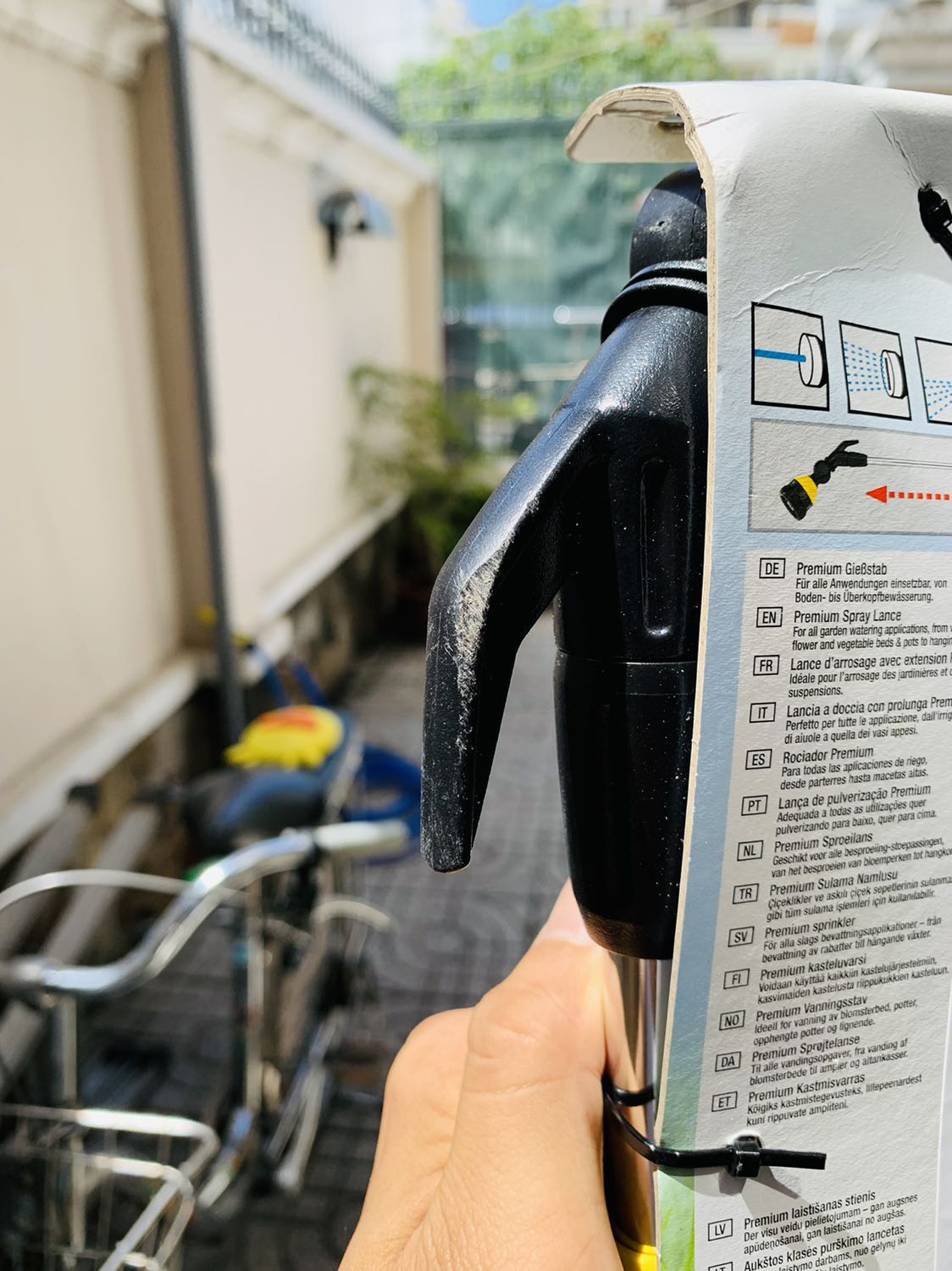 Thấy bị trầy ngay khi nhận hàng và đóng gói không cẩn thận. Thấy bị trầy ngay khi nhận hàng và đóng gói không cẩn thận.