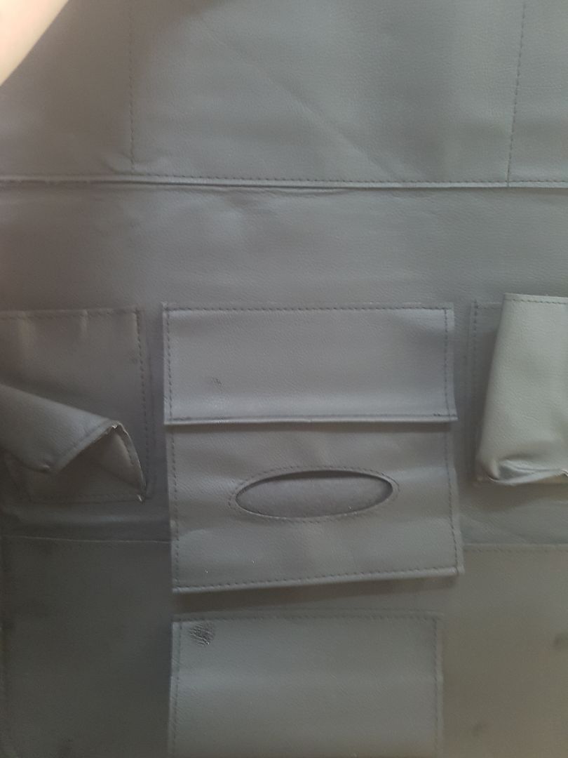 Sản phẩm Okie quá trời. chất da tốt không bị ám mùi nên ưng lắm. da dày và mịn sờ vào êm tay