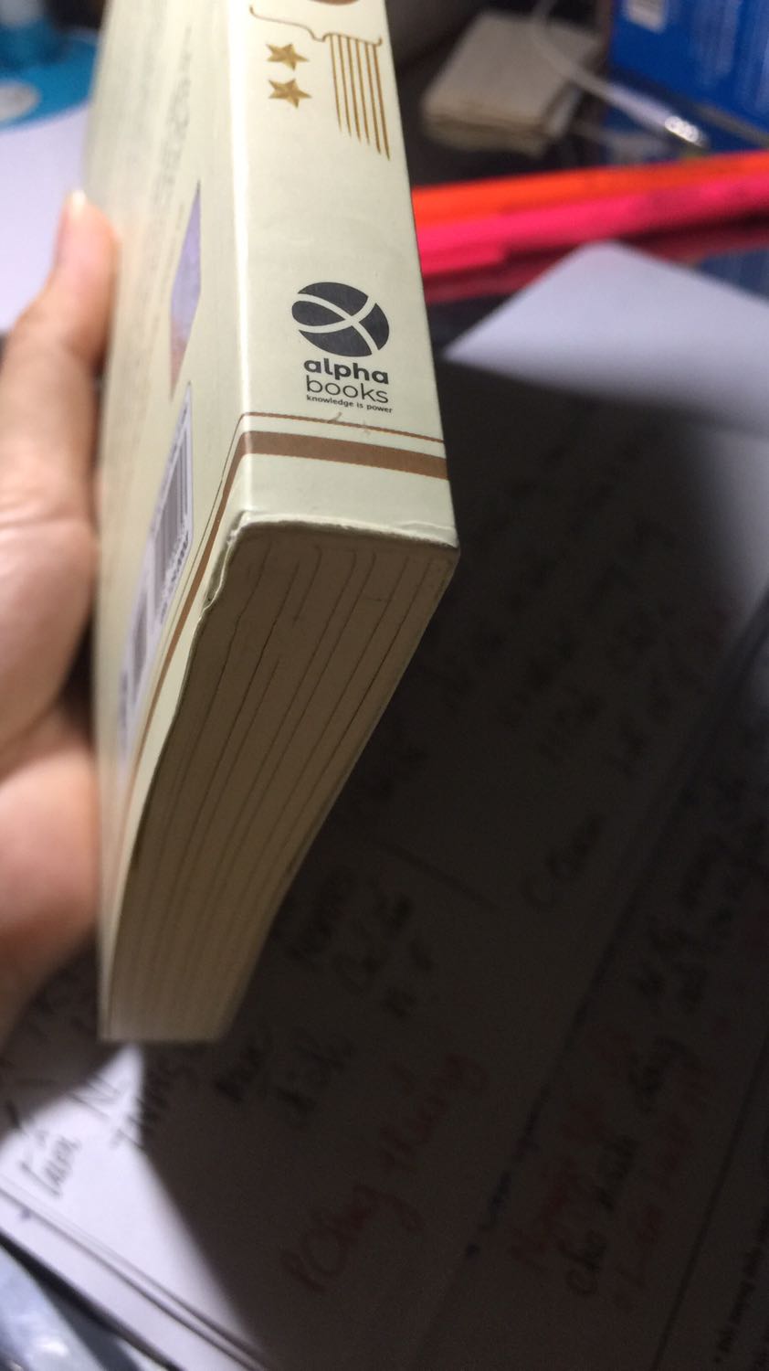 Sách hơi bẩn và bị méo ở phần mép
Không có chống xóc họp bị méo và sách và chạm rất nhiềuhb