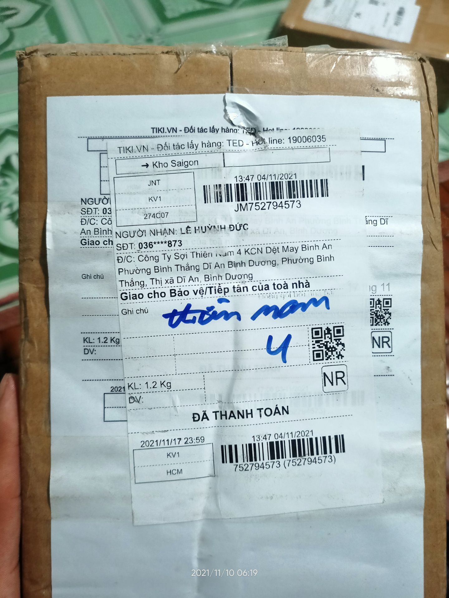 không đúng sản phẩm so với đăng tải trên Tiki. 
cụ thể là như trên Tiki thì kà Boxset Columbus vs Marco Polo Bìa Cứng. 

nhưng mua về khui ra thì chỉ có Columbus là bìa Cứng còn Marco Polo thì bìa mềm. chưa hết là không có hộp đựng 

yêu cầu trả hàng và hoàn lại tiền