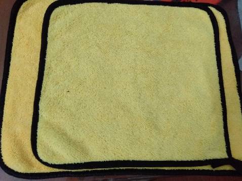 y như quảng cáo . chất vải ok , ưng quá sshop . rẻ mà ngon ... cho shop 5* 
Khăn dày, chất mịn, bám tốt. màu sắc rất chuẩn!! Tôi mua sản phẩm này cỡ đại 30cm x 40cm cái trước mua của chỗ khác bị nhỏ lọt hẳn vào so với cái lần này!!!