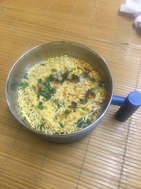 Ca khá lớn, tha hồ úp mì. Lại còn có cả van hơi xịn xò nữa nhé