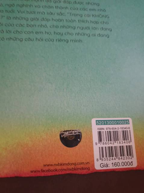 Sản phẩm về nội dung và ship thì ổn, tuy nhiên tôi đã đăng ký bookcare nhưng ko thấy có bọc, trong khi số lượng bookcare thì vẫn trừ. Ngoài ra tem trên sách bị rách, mất một phần, ko rõ có phải do sách có người mua rồi, hoàn trả nên Tiki bọc lại rồi ship ko. 
Nếu các bạn hoàn lại 1 bookcare, tôi sẽ nhận xét lại sản phẩm 5*. 
Chân thành cảm ơn.