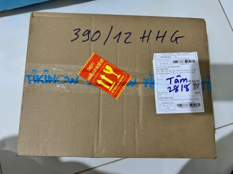 Giao hàng rất nhanh, hàng đẹp nhưng điểm trừ nhân viên không kiểm tra kỹ hàng trước khi đóng gói, đáy ly mặt ngoài bị lõm, méo k đặt vững được. Đã tạo yêu cầu chờ hỗ trợ đổi sp nhưng chưa thấy Tiki phản hồi!