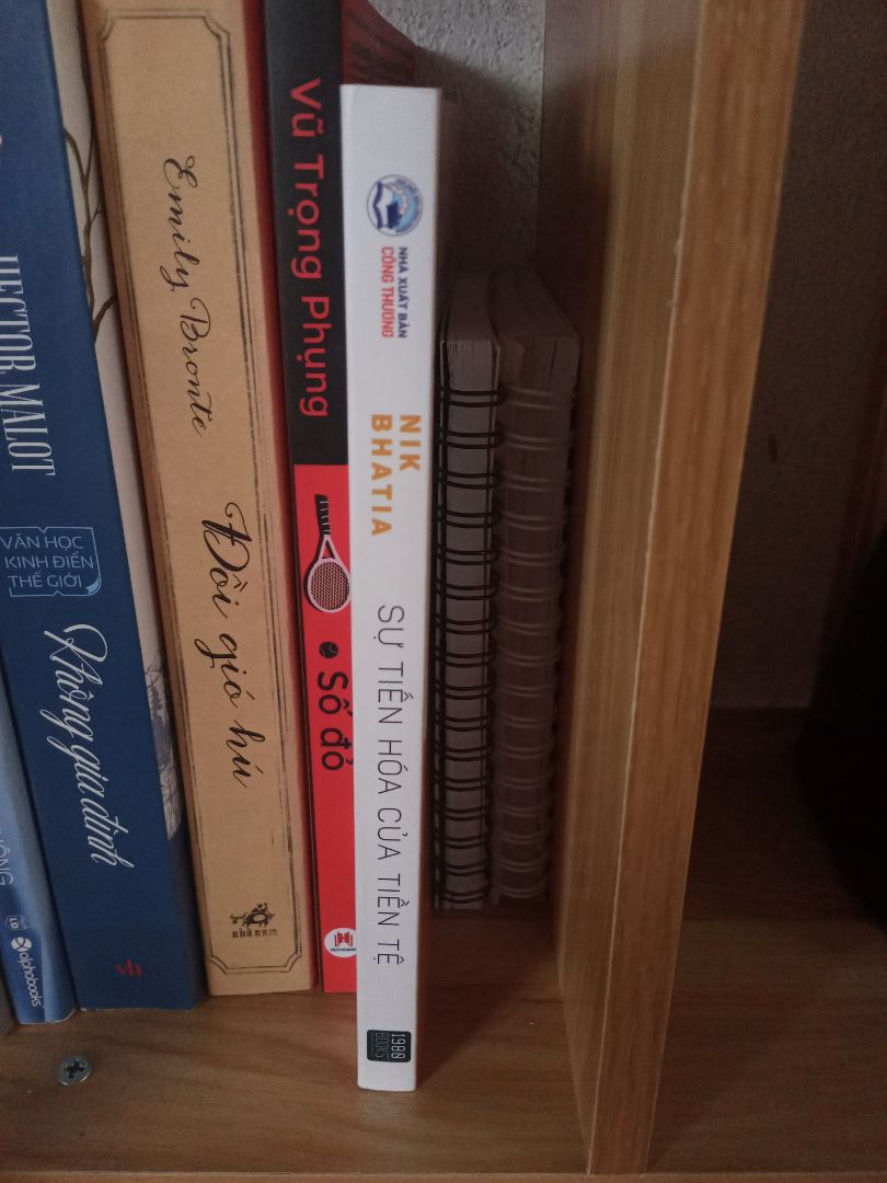 sách khá mới, đóng gói chưa cẩn thận lắm.
