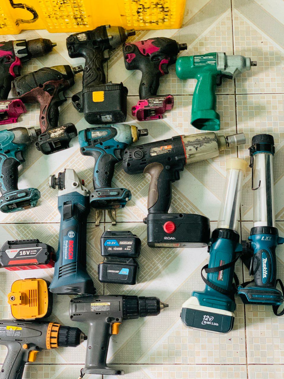 máy này rất êm và khoan tường mạnh mẽ